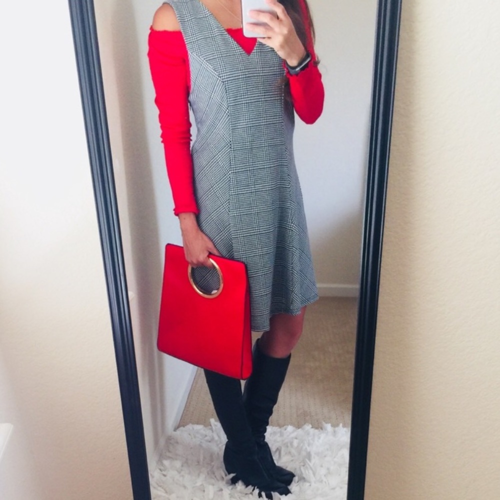 Red Purse - Picture 2 of 3